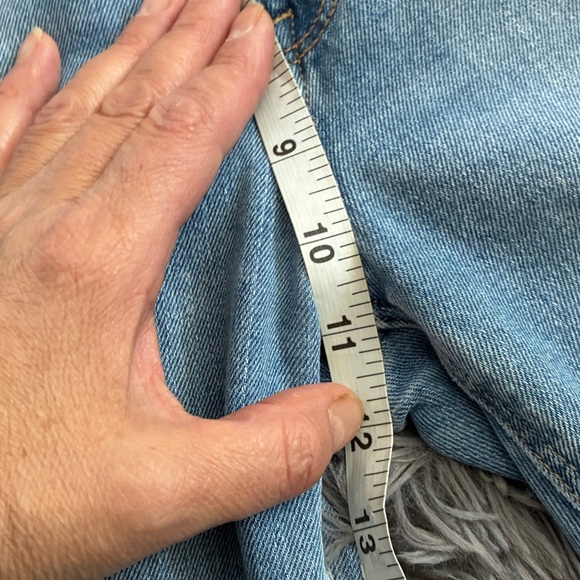 AE USED RIPPED MOM JEANS GOOD Buy 2 pairs of jeans the 3rd will be $2" - Picture 8 of 15